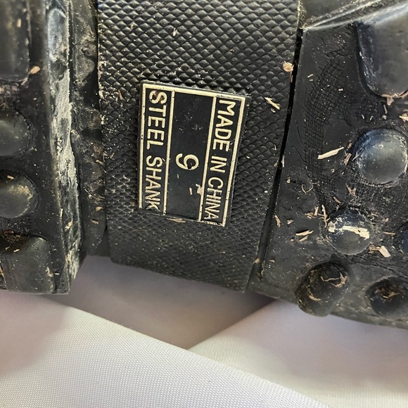 Sturdy Camo Steel Shank Boots - Picture 7 of 11